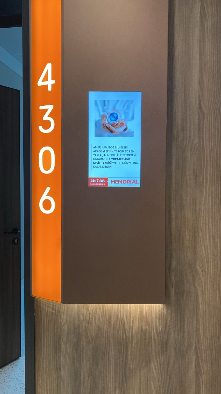 Memorial Hastanesi kapı bilgilendirme ekranı uygulaması 2