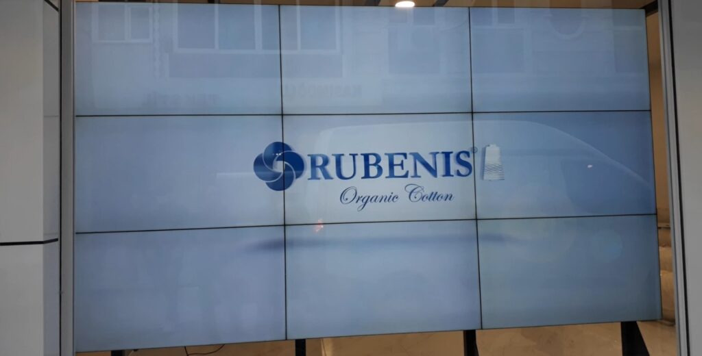 Rubenis - 3x3 Video wall örneği